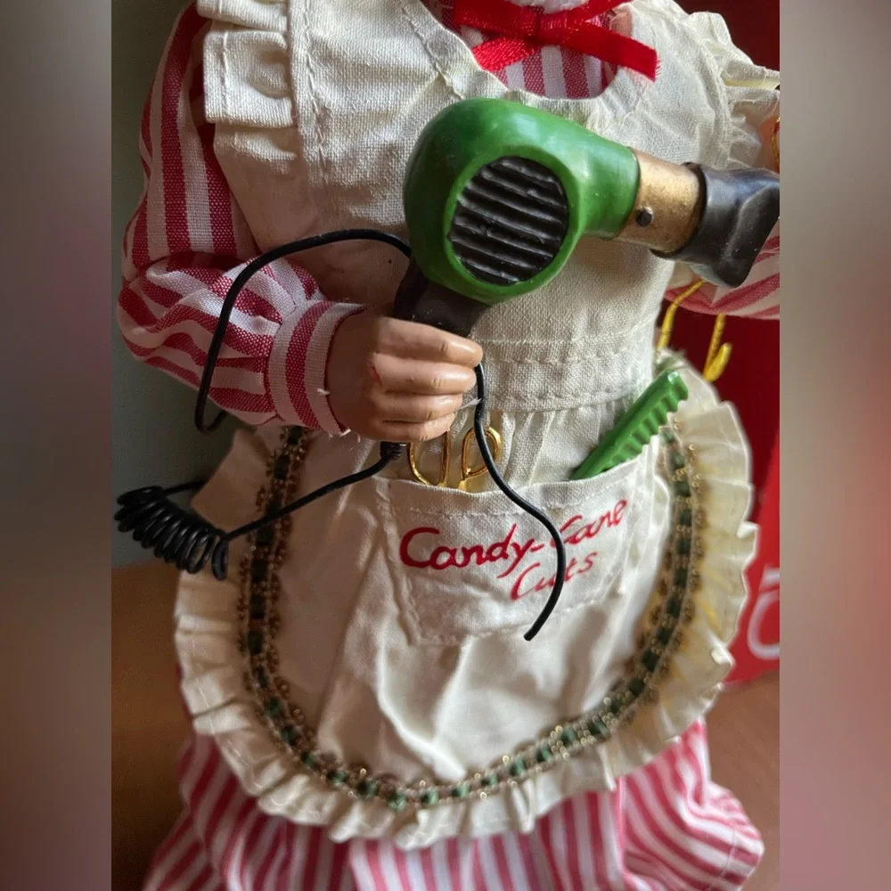 CLOTHTIQUE POSSIBLE DREAMS MRS.CLAUS Candy Cane Cuts Hair Stylist Figure Dept 56